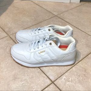 Levi all white Sneakers